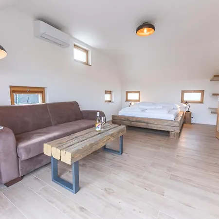 Ve Vinici Appartement Drnholec Buitenkant foto