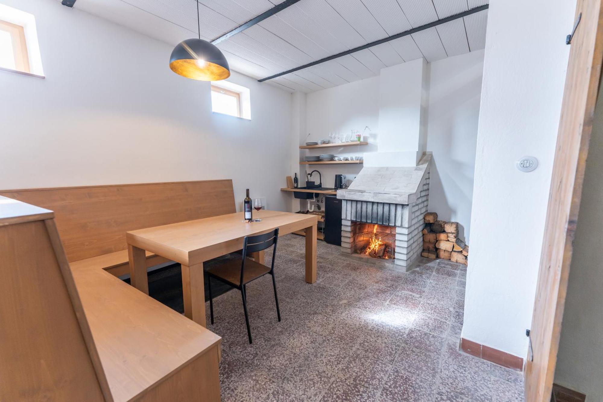 Ve Vinici Apartment